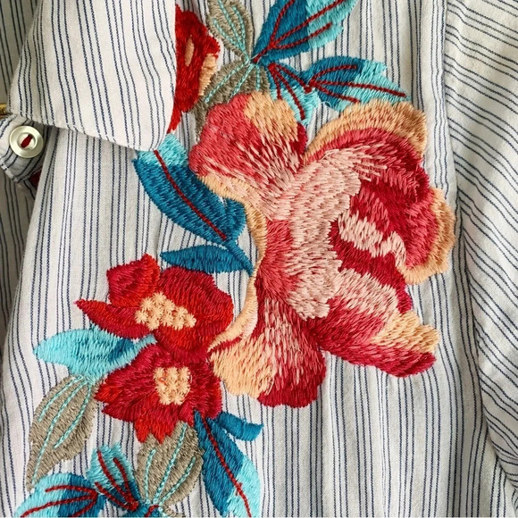 Soft Surroundings Garden City Floral Embroidery Striped Button Down Shirt Small - Picture 4 of 6